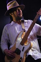 篠田智仁（T字路s / B）