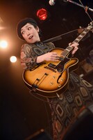 伊東妙子（T字路s / Vo, G）