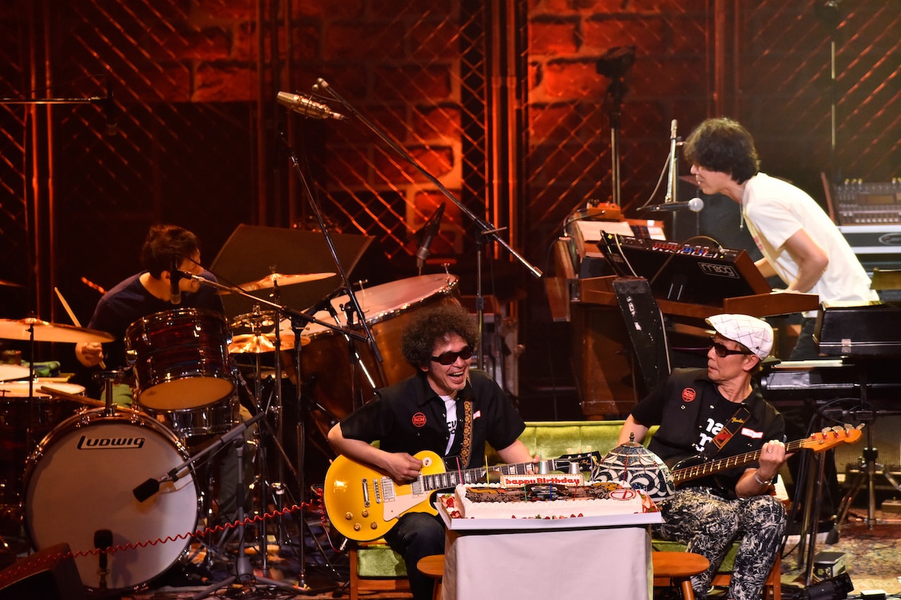 53歳を迎えた奥田民生、バンド＆ファンの祝福受け「これからもがんばり