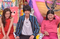 左から中村アン、黒羽麻璃央、よしこ（ガンバレルーヤ）。(c) 読売テレビ