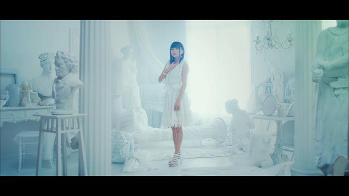 水瀬いのり「Million Futures」ミュージックビデオのワンシーン。