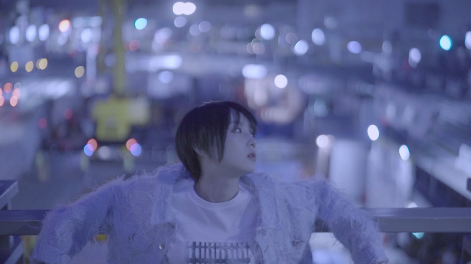暁月凛「Million Memories」ミュージックビデオのワンシーン。