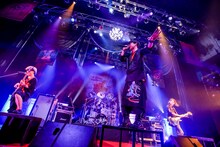 THE ORAL CIGARETTES「SPACE SHOWER TV "LIVE with YOU" ～THE ORAL CIGARETTES～ supported by uP!!!」の様子。（Photo by Viola Kam[V’z Twinkle]）