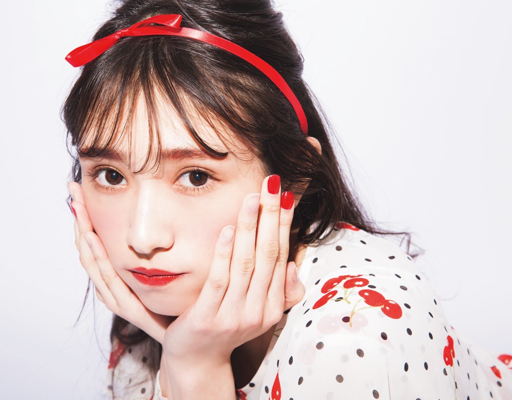 「LARME 034」企画「Be Prettey Be Happy Make-up」より。