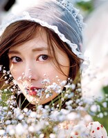 「LARME 034」付録白石麻衣写真集「Love Letter」より。