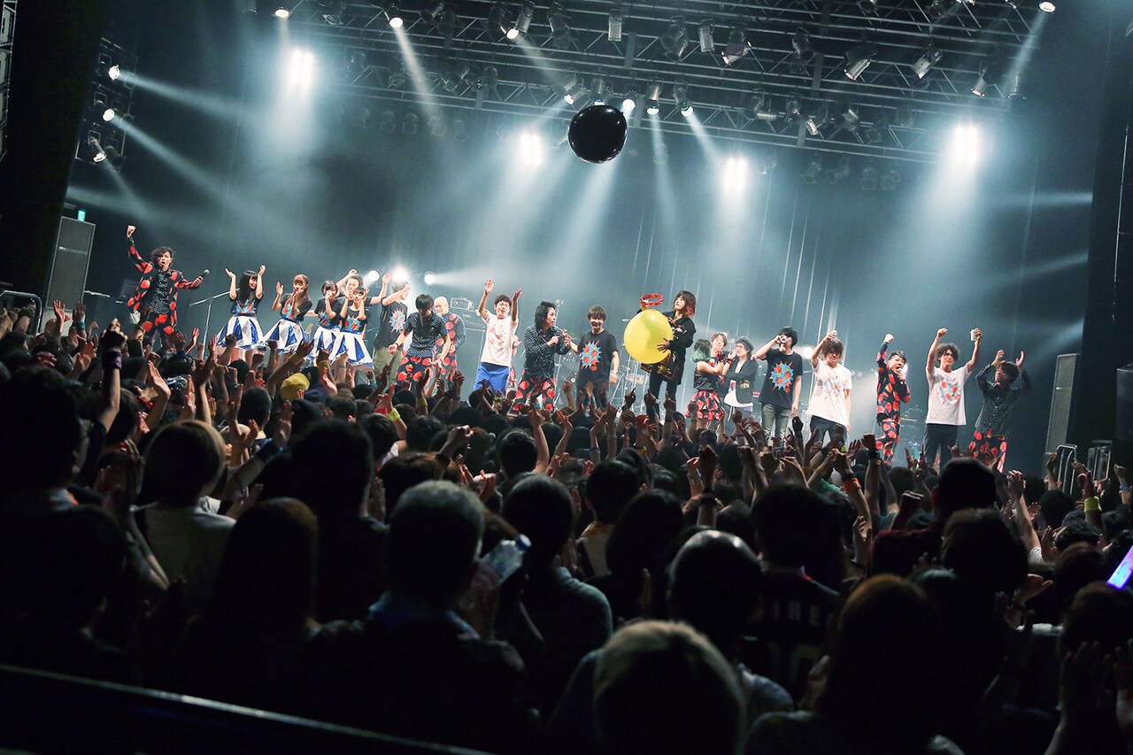 祝結成10周年！HERE主催「ハイテンションフェス」で9mm、アルカラ、エビ中と熱演