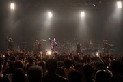 HEREのライブの様子。（撮影：高畠正人、新倉映見）