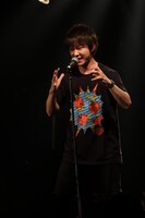 瀧上伸一郎（流れ星）（撮影：高畠正人、新倉映見）