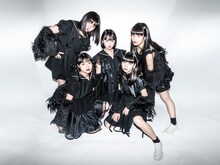 THERE THERE THERES。左上が朝倉みずほ。