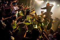 やまもとゆい初ライブの様子。（撮影：フクシアヤミ）