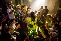 やまもとゆい初ライブの様子。（撮影：フクシアヤミ）