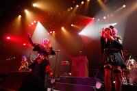 Psycho le Cemu「TOUR 2018 Doppelganger ～ゲルニカ団 漆黒の48時間～」の様子。