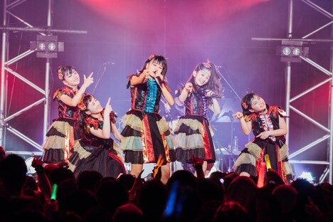 ばってん少女隊「5.19 ZEPP DIVERCITY大会 ～博多美少女上京物語～」の様子。（Photo by Ray Otabe）
