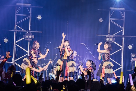 ばってん少女隊「5.19 ZEPP DIVERCITY大会 ～博多美少女上京物語～」の様子。（Photo by Ray Otabe）