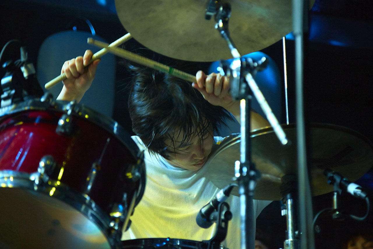 長谷川啓太（Dr / ドミコ）（写真提供：スポティファイ）