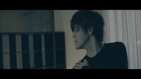 宮野真守「そっと溶けてゆくように」MVのワンシーン。
