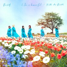 BiSH「Life is beautiful / HiDE the BLUE」CD盤ジャケット
