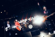 MOSHIMOワンマンツアー2018 春「圧倒的妄想ト現実ノ交差」最終公演の様子。（撮影：後藤壮太郎）