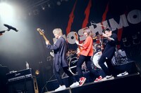 MOSHIMOワンマンツアー2018 春「圧倒的妄想ト現実ノ交差」最終公演の様子。（撮影：後藤壮太郎）