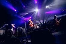 MOSHIMOワンマンツアー2018 春「圧倒的妄想ト現実ノ交差」最終公演の様子。（撮影：後藤壮太郎）