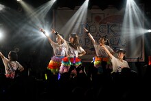 「ロッカジャポニカ Spring Tour 2018 ～Re:view ROCK A JAPONICA～」東京・渋谷CLUB QUATTRO公演の様子。（撮影：笹森健一）