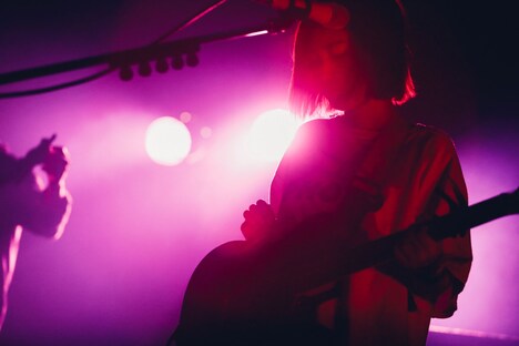 佐藤千亜妃(きのこ帝国)(撮影:西槇太一)