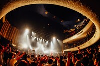 Age Factoryのライブの様子。（撮影：西槇太一）