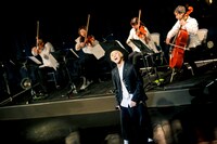 山田義孝（Vo）（写真提供：ポニーキャニオン）