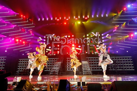 「ももいろクローバーZ 10th Anniversary The Diamond Four -in 桃響導夢-」5月22日公演の様子。（Photo by HAJIME KAMIIISAKA + Z）