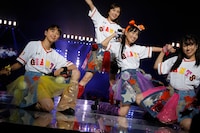 新「Z伝説」で幕開け！ももクロ、32曲メドレー×2で10年振り返った東京ドーム初日