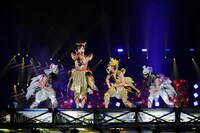 「ももいろクローバーZ 10th Anniversary The Diamond Four -in 桃響導夢-」5月22日公演の様子。（Photo by HAJIME KAMIIISAKA + Z）