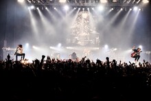 「THE BACK HORN 20th Anniversary『KYO-MEIワンマンライブ』～情景泥棒ファイナル～」の様子。（撮影：橋本塁［SOUND SHOOTER］）