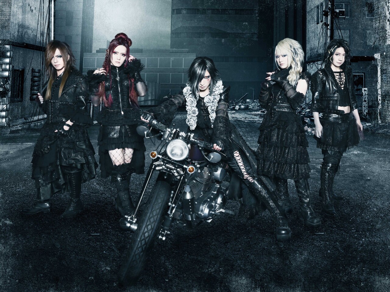 D「Revive ～荒廃都市～」リリース、MVスポット映像公開