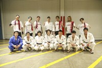 EXILE THE SECONDと全日本柔道男子監督の井上康生、柔道選手たち。