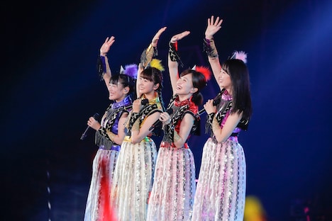 ももいろクローバーZ（Photo by HAJIME KAMIIISAKA + Z）