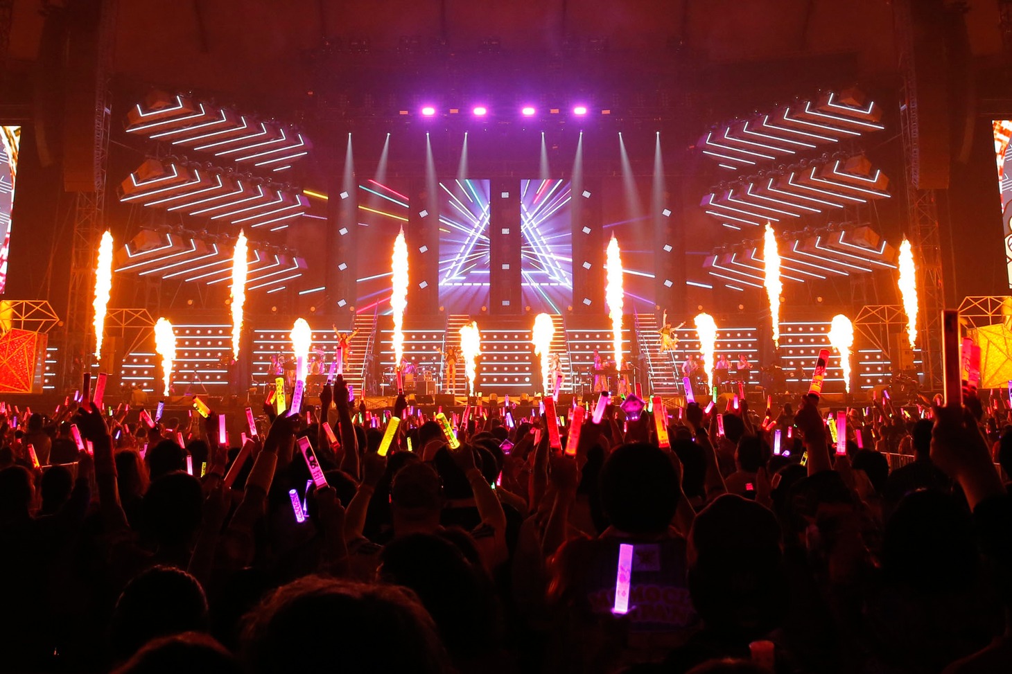 「ももいろクローバーZ 10th Anniversary The Diamond Four -in 桃響導夢-」5月23日公演の様子。（Photo by HAJIME KAMIIISAKA + Z）