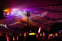 「ももいろクローバーZ 10th Anniversary The Diamond Four -in 桃響導夢-」5月23日公演の様子。（Photo by HAJIME KAMIIISAKA + Z）