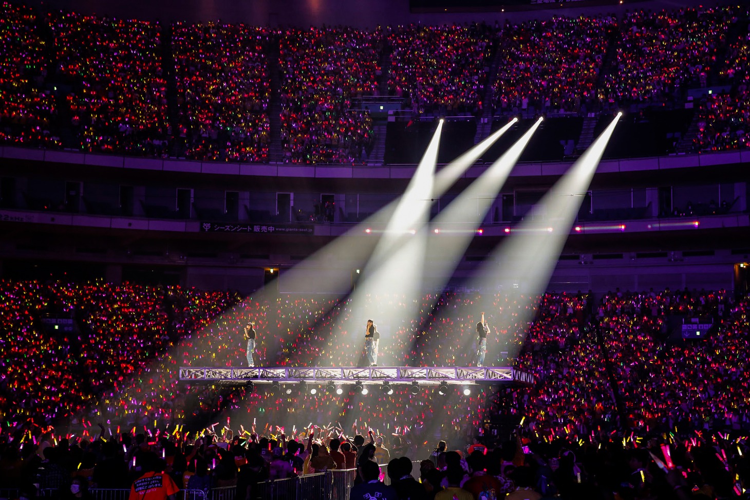「ももいろクローバーZ 10th Anniversary The Diamond Four -in 桃響導夢-」5月23日公演の様子。（Photo by HAJIME KAMIIISAKA + Z）