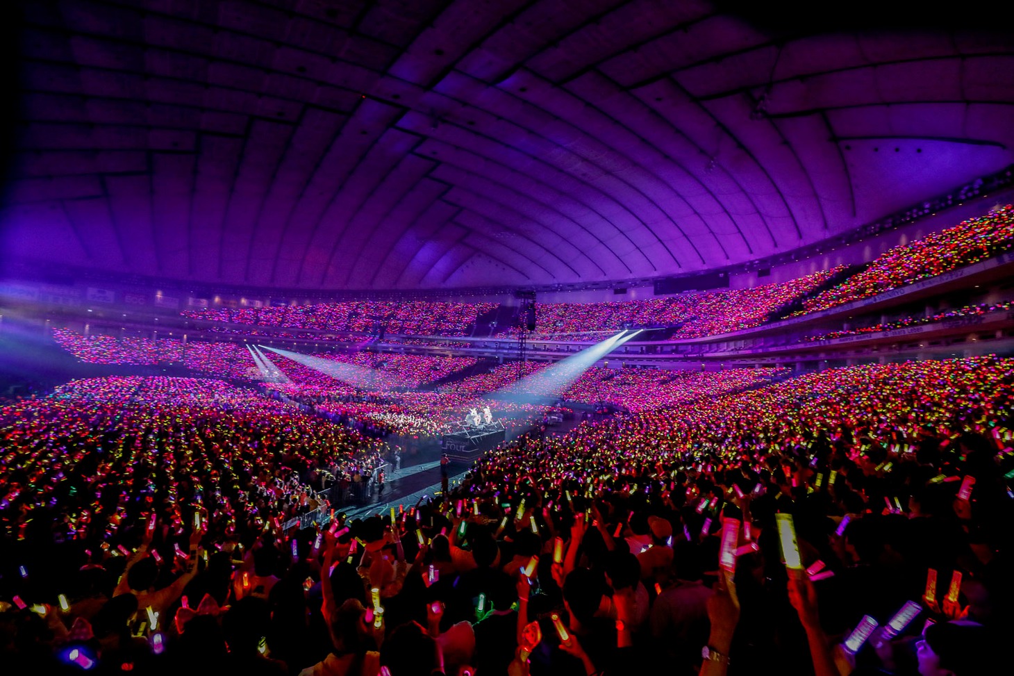 「ももいろクローバーZ 10th Anniversary The Diamond Four -in 桃響導夢-」5月23日公演の様子。（Photo by HAJIME KAMIIISAKA + Z）