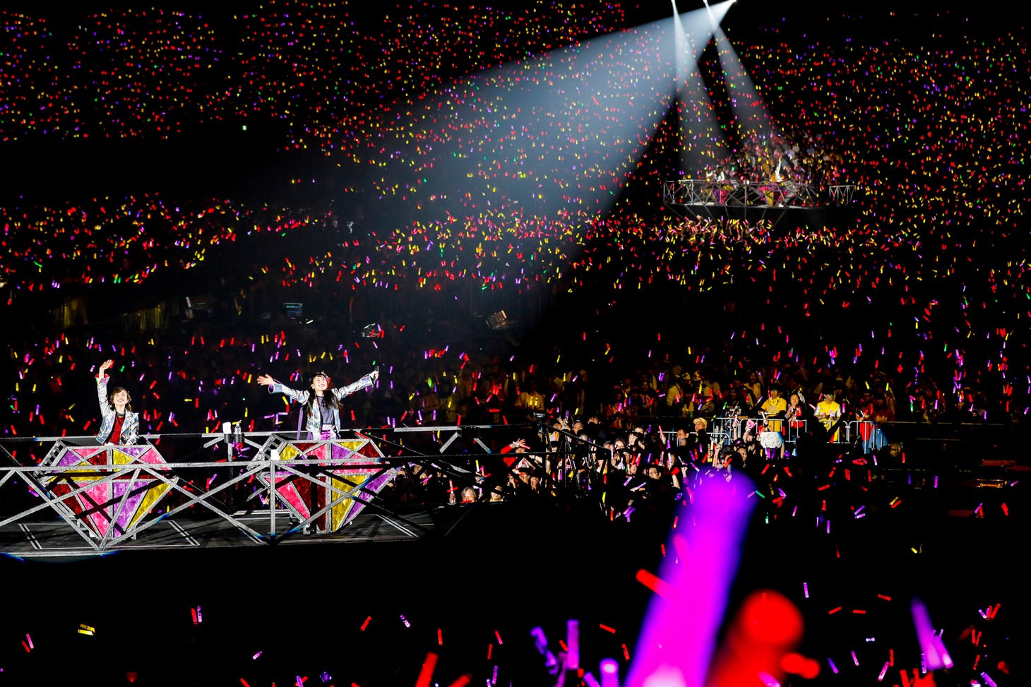 「ももいろクローバーZ 10th Anniversary The Diamond Four -in 桃響導夢-」5月23日公演の様子。（Photo by HAJIME KAMIIISAKA + Z）
