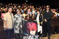 映画「HURRY GO ROUND」初日舞台挨拶の記念写真。