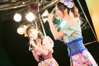 左から福原遥、戸松遥。（撮影：鳥居洋介）