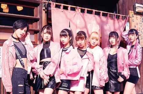 夢みるアドレセンス。左から小林れい、志田友美、山下彩耶、荻野可鈴、水無瀬ゆき、京佳、山口はのん。