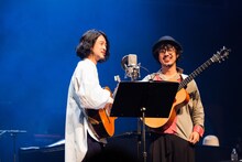 「マイク1本コーナー」の様子。左から大橋トリオ、THE CHARM PARK。（撮影：勝永裕介）