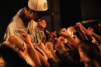 SHADOWS「SELL'EM ALL TOUR」東京・LIQUIDROOM公演の様子。（Photo by MASANORI  FUJIKAWA）