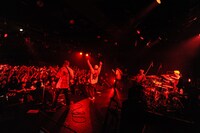 SHADOWS「SELL'EM ALL TOUR」東京・LIQUIDROOM公演の様子。（Photo by MASANORI  FUJIKAWA）