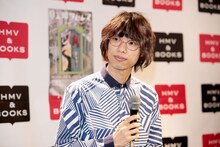 「夢工場ラムレス」刊行について語る河邉徹。