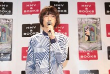 「夢工場ラムレス」刊行について語る河邉徹。