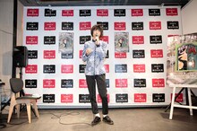 「夢工場ラムレス」刊行について語る河邉徹。