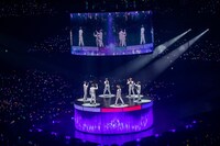 「Starlight」のパフォーマンスの様子。（撮影：米山三郎、冨田望、西村廣起、山下陽子）